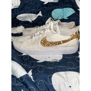 Nike Court Legacy Women's Leopard Print Canvas Sneakers Size 11